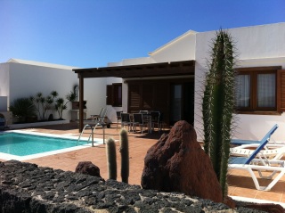 Excelente villa individual a 650 m de la playa ,con piscina privada climatizada